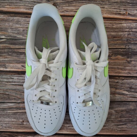 Nike Air Force 1 07 Low barely volt white and bright green women's size 9.5 - Picture 3 of 7